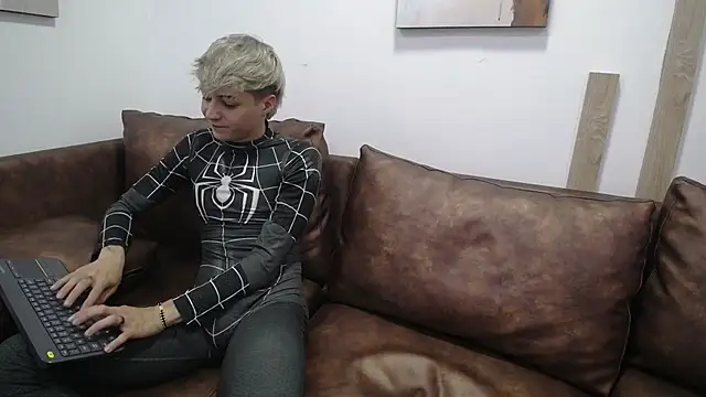 Ari_Stonne's Live XXX Chat