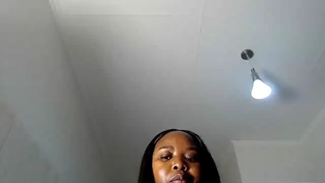 xBUSTY_CANDYx Chat XXX in diretta