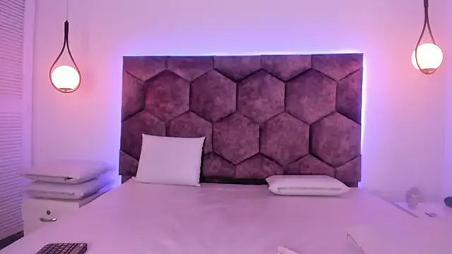 XXX chat uživo modela mavis_adams_