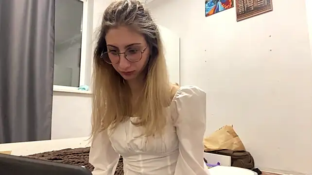 צ'אט XXX בשידור חי של MiracleMary