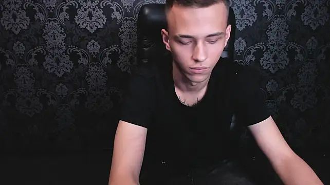 lucaskaur: онлайн-секс-чат