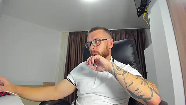 Chat +18 de Findom_guy ao vivo
