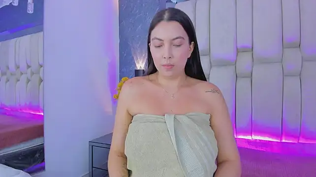 MaddyCrofft 现场XXX聊天