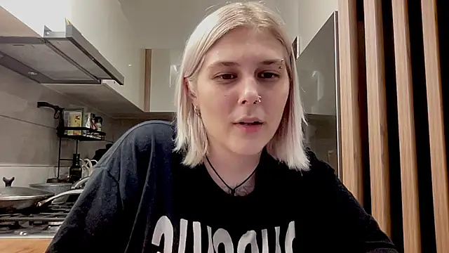 Ella_Bloom: онлайн-секс-чат