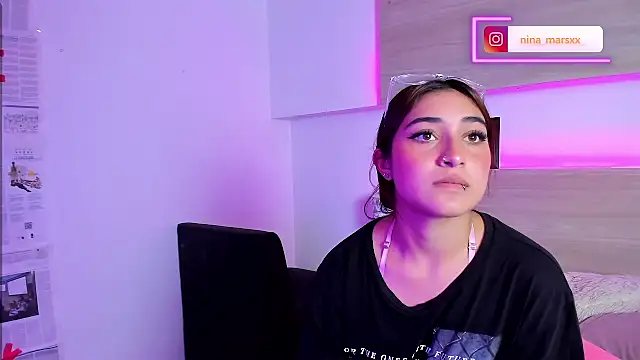 Nina-Mars' Live XXX Chat