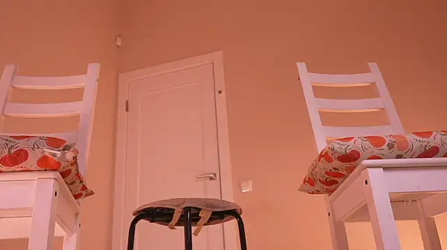 Chat +18 de Miablueye ao vivo