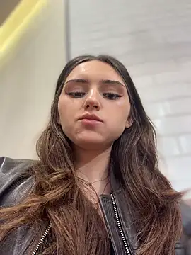 دردشة AnitaFly الجنسية المباشرة