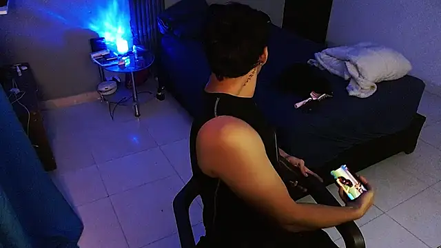 Онлайн чат XXX Mr_yisuzz