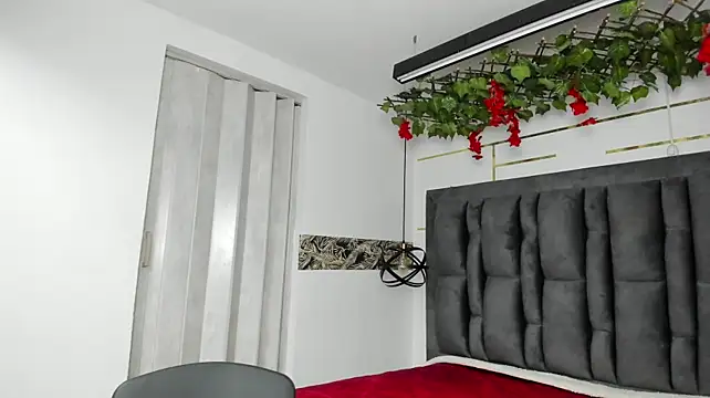 Sara_Naugty's Live XXX Chat