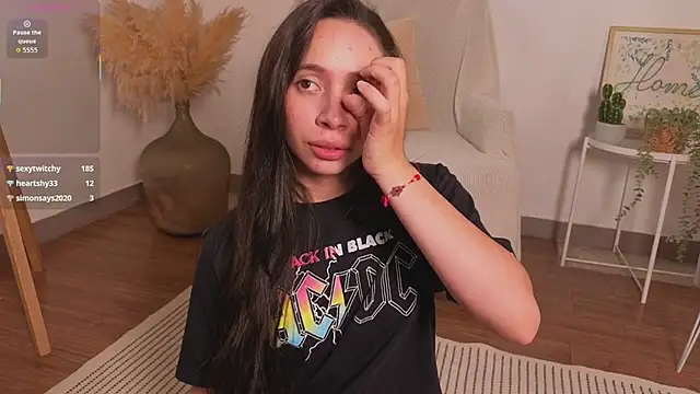 แชท XXX สดของ Emmaaa777
