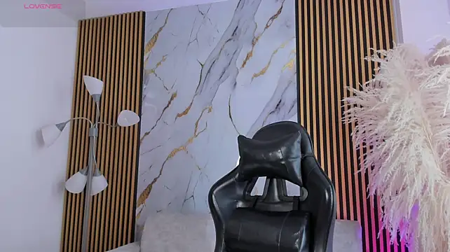 JulienSaint Chat XXX live