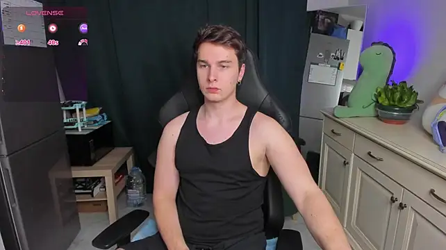 Vincent_Strong Adlı Modelin Canlı XXX Sohbeti