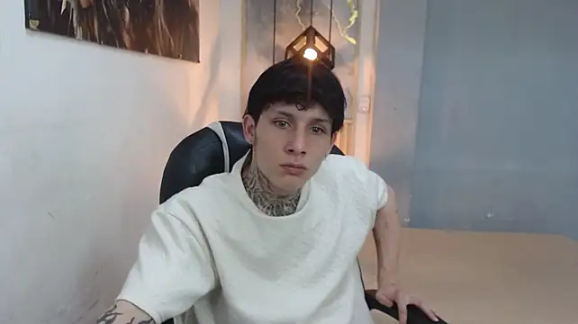 Cry_thereal's Live XXX Chat