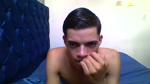 Czat XXX na żywo – Latinos_2001