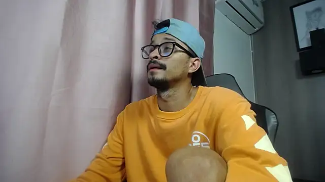 Amir_guy_ live XXX chat