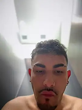Big_Snake77 élő XXX-chatje