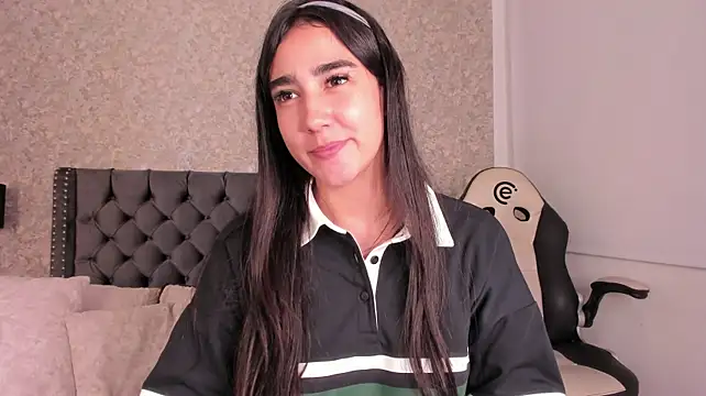 Anika_H Adlı Modelin Canlı XXX Sohbeti