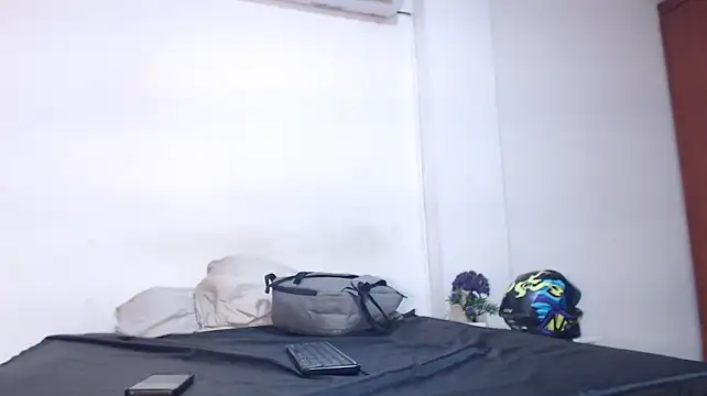 milo_black028 live XXX chat