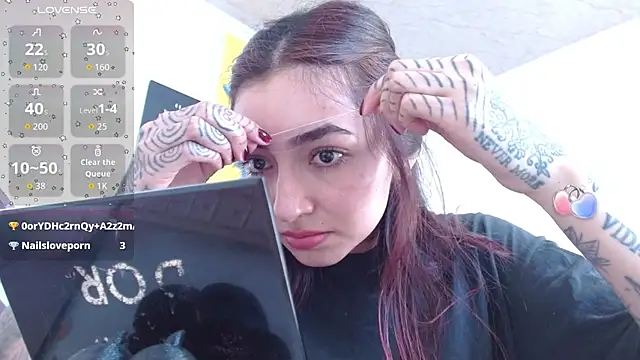 Chat +18 de ZoeBakers_ ao vivo