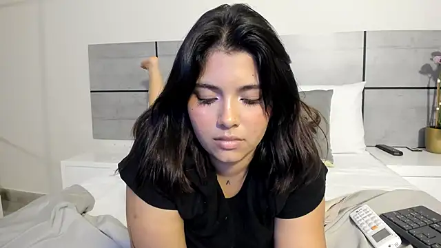 CortanaAdamss Chat XXX in diretta