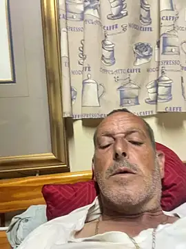 Czat XXX na żywo – GeldenKuy