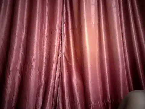 Hot_cakee 即時 XXX 聊天