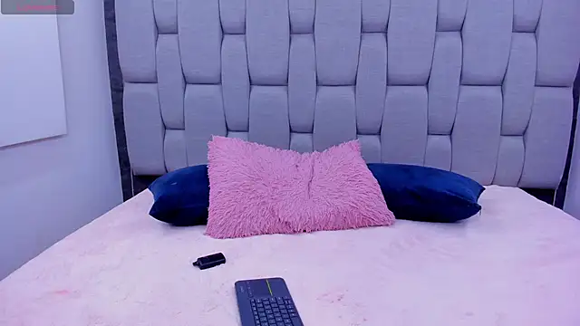 Sara-Messy Webcamshow