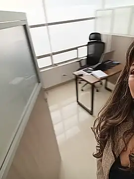 emma_tour Adlı Modelin Canlı XXX Sohbeti