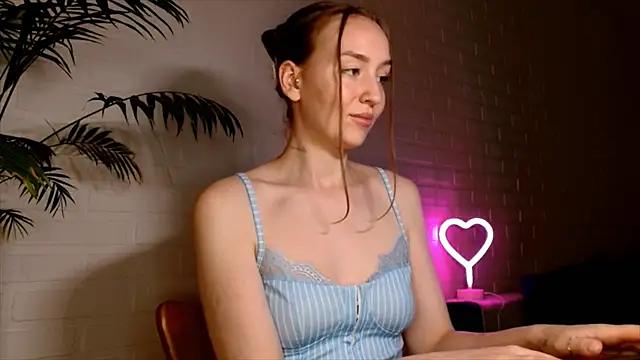 WhitePrincessLuna's Live XXX Chat