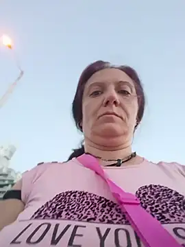 Show modela kotkite na web-kameri