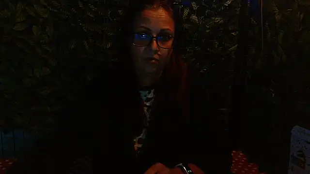 LadyHellene live XXX chat