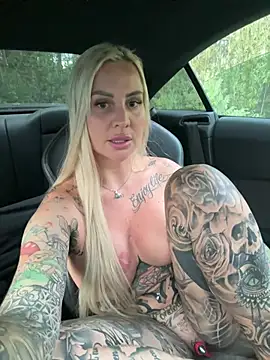 CoraDiamond's Live XXX Chat