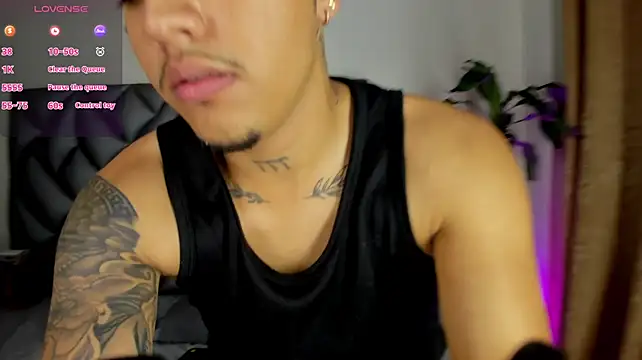 aaron_pamela01's Live XXX Chat