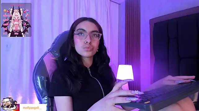 צ'אט XXX בשידור חי של Molly_A