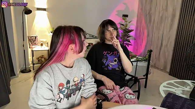 XXX chat uživo modela h3ntai_baby