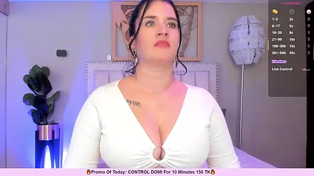 LenaRuiz_'s Live XXX Chat