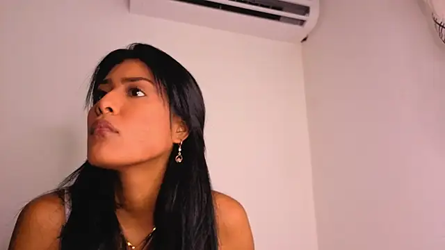 Zyrelia_Vael live XXX chat