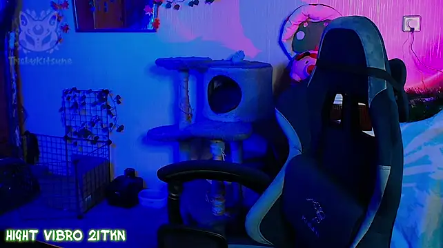 Chatroom XXX en direct de TrickyKitsune