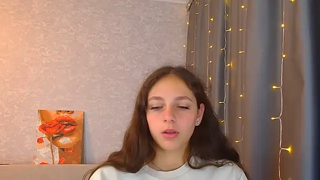 دردشة KissMeJulia الجنسية المباشرة