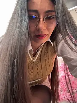 IsabellaMariet XXX чат на живо