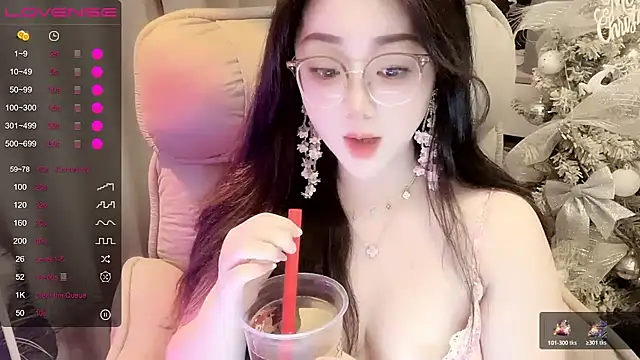 Monica-666888- 现场XXX聊天