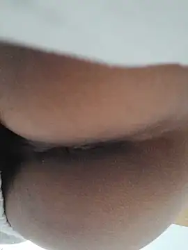 צ'אט XXX בשידור חי של kinG_black69