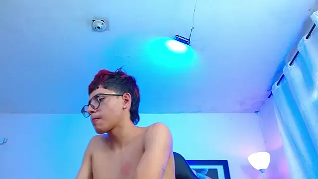 alexcum_18n Webbikameraesitys