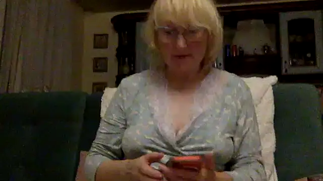 Zeyona Live XXX Chat
