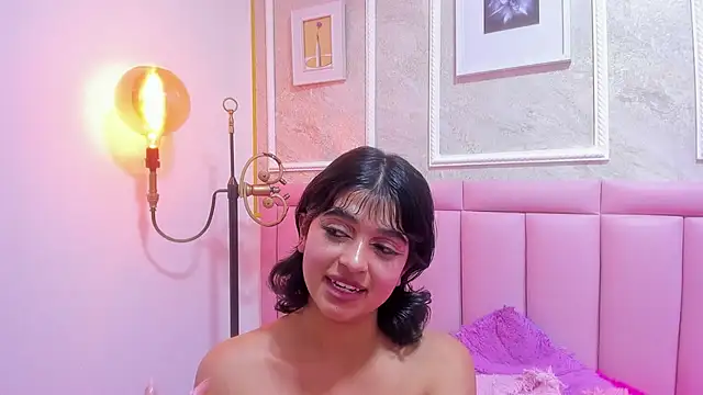 צ'אט XXX בשידור חי של velvet_girll