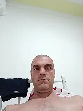 SIRMASTERDOMINATORXXL Adlı Modelin Canlı XXX Sohbeti