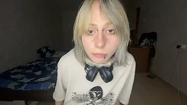 Shinecirtus22 লাইভ XXX চ্যাট