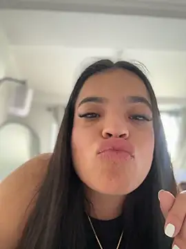 JuanitaMore01 Chat XXX in diretta