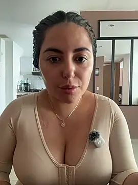 sukhakunis1's Live XXX Chat
