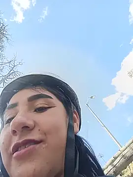 Chat +18 de CAROLINE__07 ao vivo